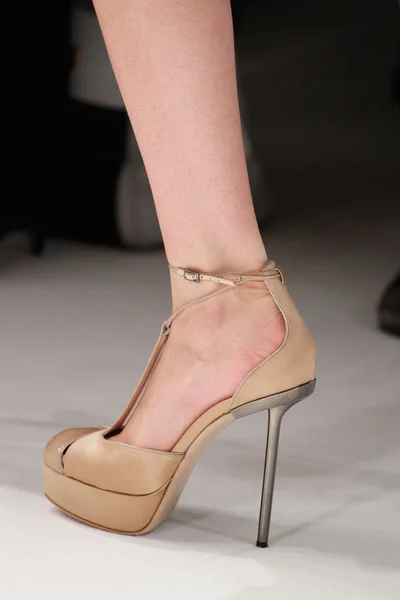 Look 10
